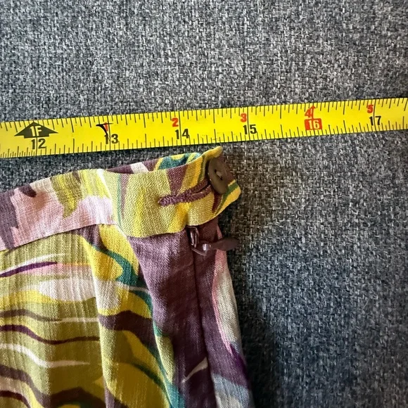 Tommy Bahama Women’s Hawaiian
Coastal Gardens Stretch Silk Crop Pants Size 8 - Picture 8 of 14